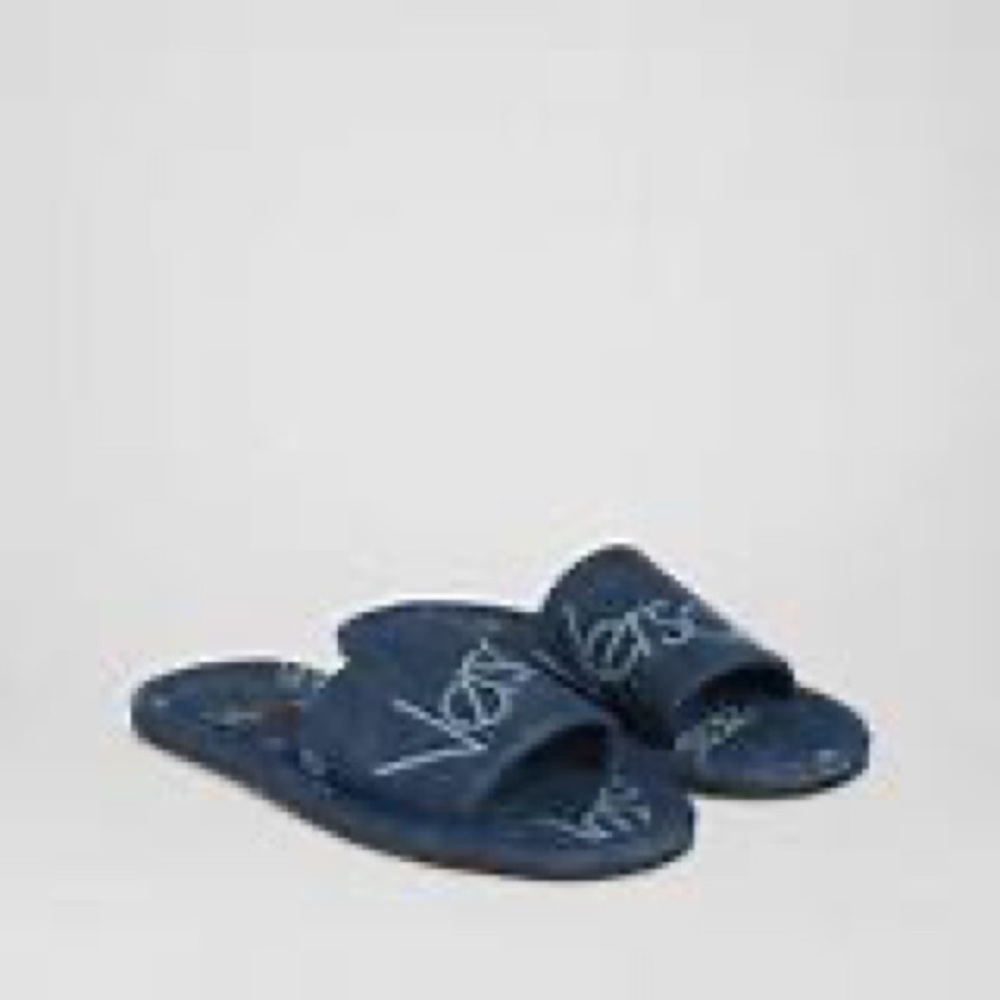SOLD **BRAND NEW VERSACE SANDALS** - Picture 8 of 8